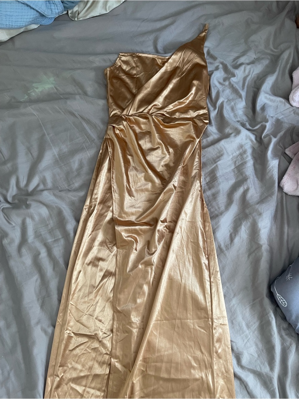 Source Unknown One-Shoulder Shiny Gold Satin Gown